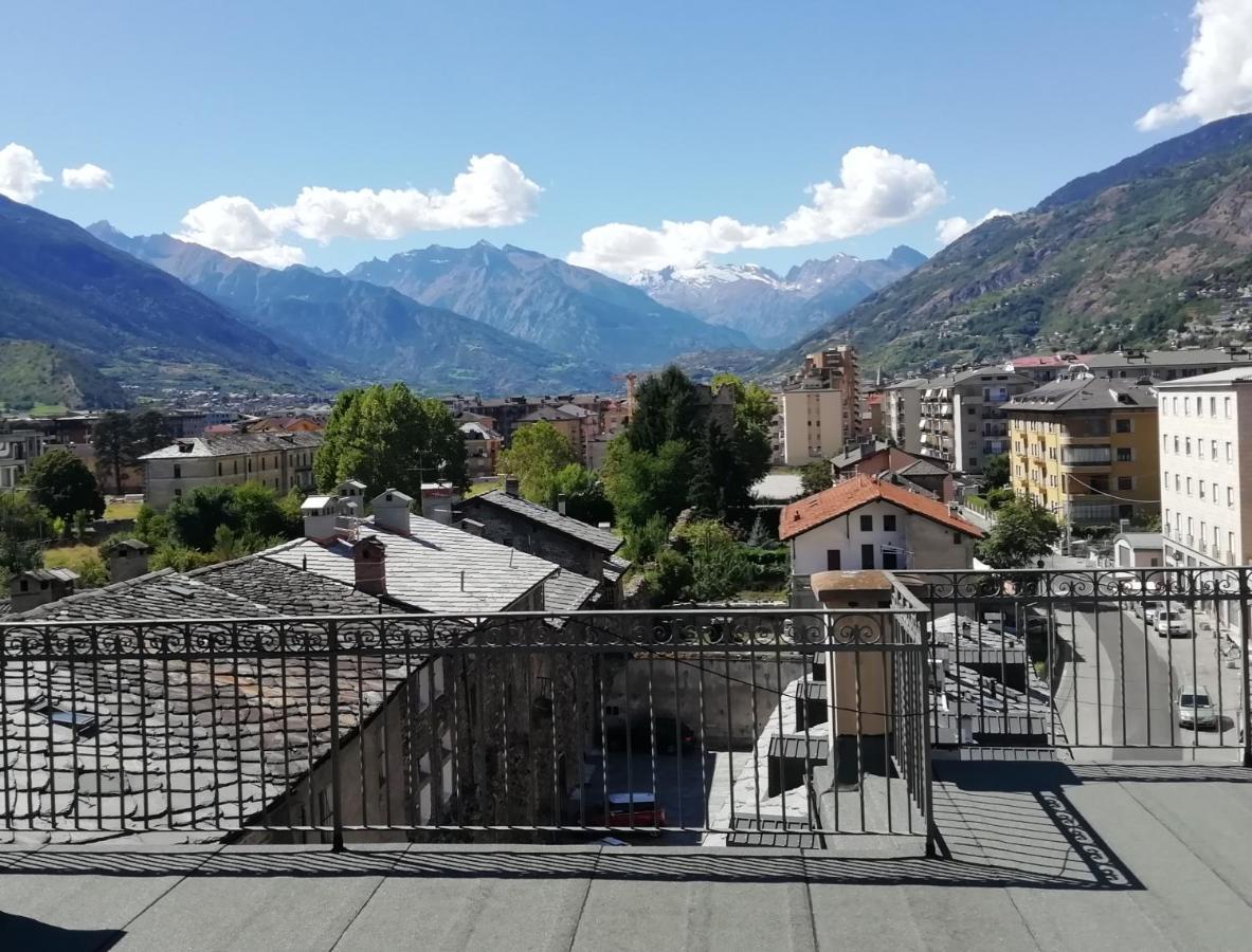 Mansarda Del Sole, Nel Cuore Di Аоста Экстерьер фото