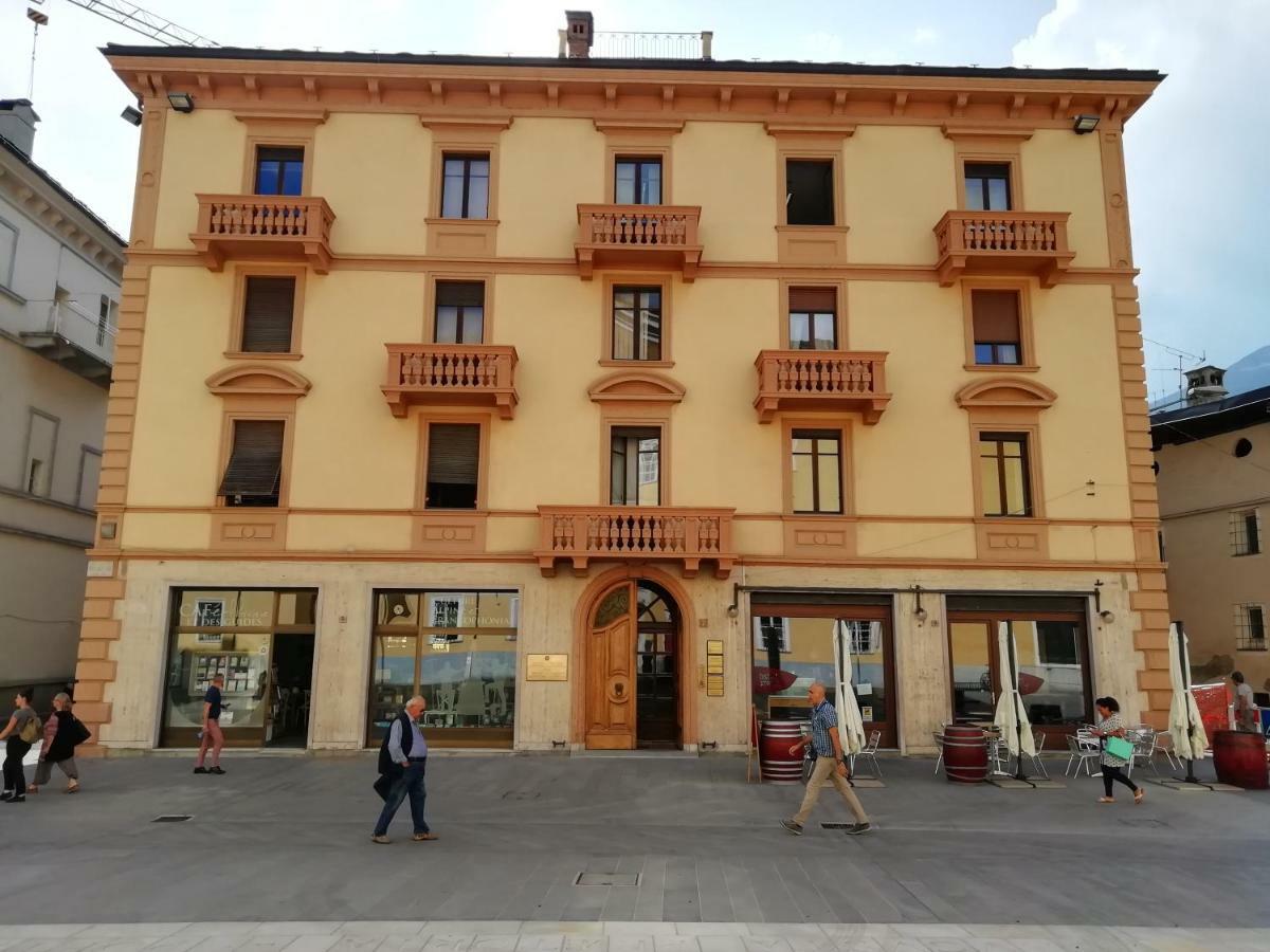 Mansarda Del Sole, Nel Cuore Di Аоста Экстерьер фото